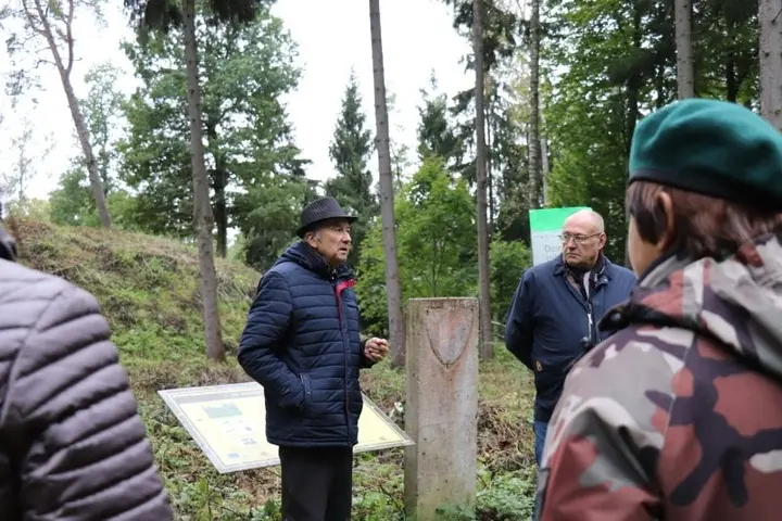 piliakalniu istorijas ir legendas pasakojo jonas juravicius
