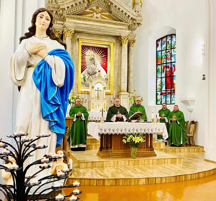 sv liudviko baznycioje vyko baznycios atsventinimo po kapitalinio remonto apeigos ir padekos uz remejus bei geradarius sv misios