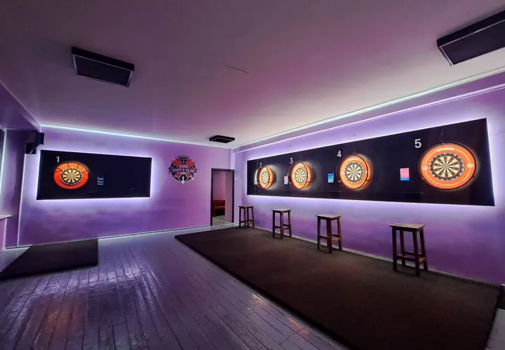 4 Club