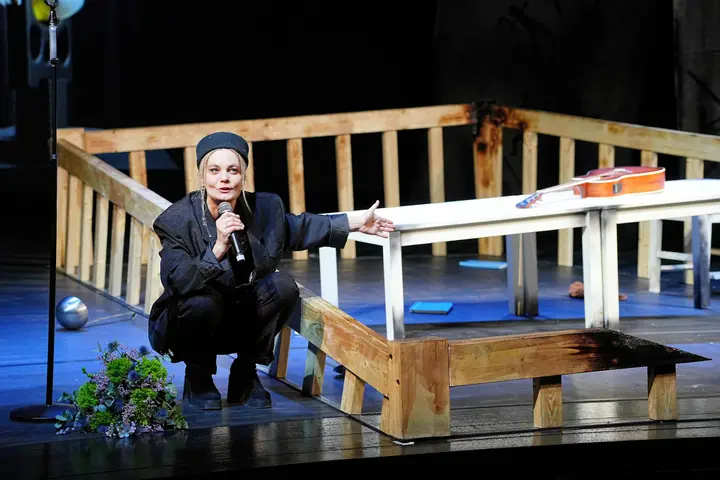 Teatrakmeniai (Valantinas Kryžiokas nuot.) (2)