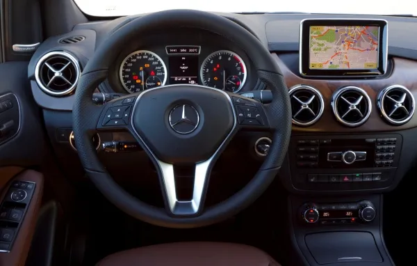 mercedes classe b interni 001