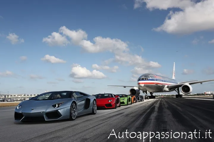 aventador-roadster-001