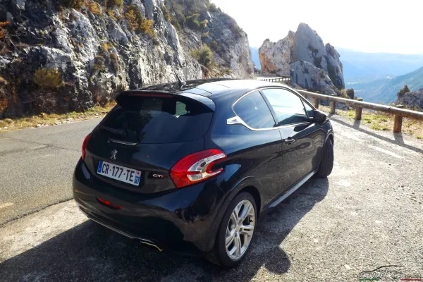 peugeot 208 gti 11