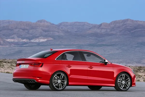 s3 sedan 002