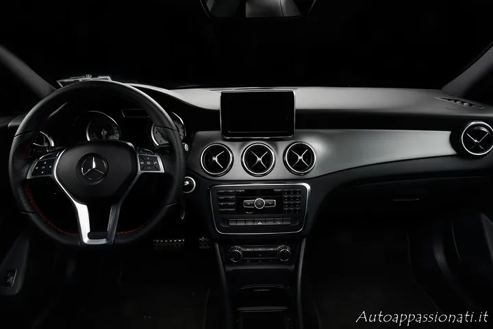 Interni Mercedes CLA
