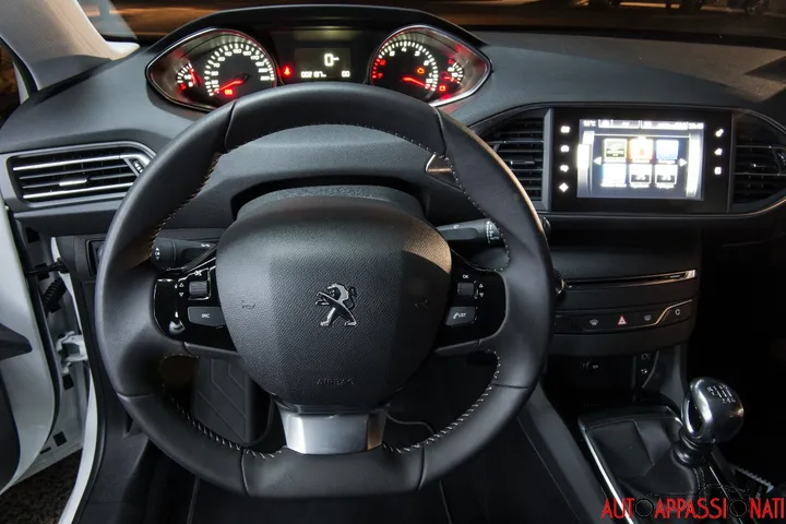 Nuova Peugeot 308 - Interni