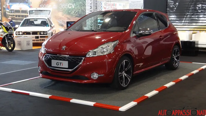 Peugeot-AutoMoto-2013