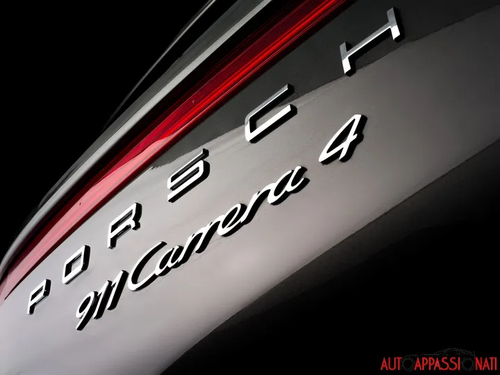 Porsche Carrera4 Cabriolet 012