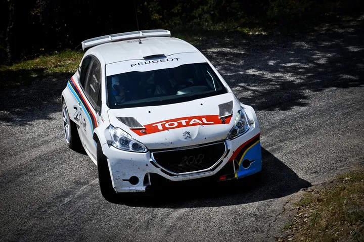 Peugeot Turbo16