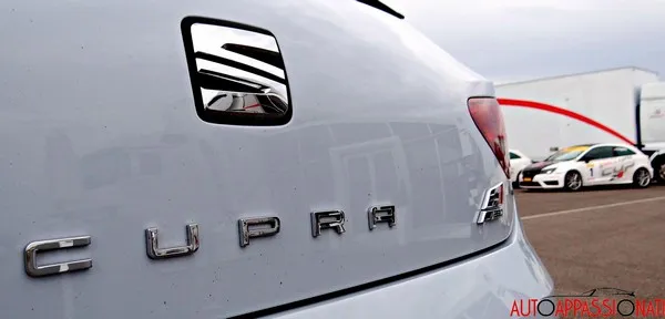 Leon CUPRA 4