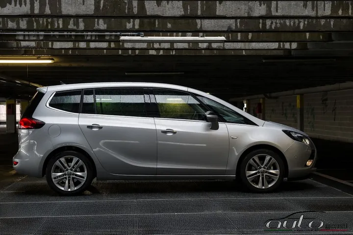 Opel Nuova Zafira
