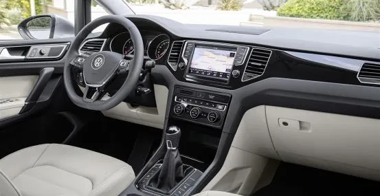 volkswagen golf sportsvan2