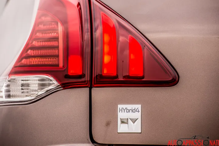 3008 Hybrid4 0006