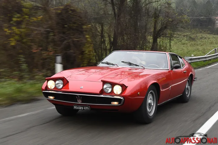 Maserati Ghibli 1966 red 034