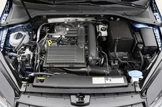 volkswagen-golf-tgi6