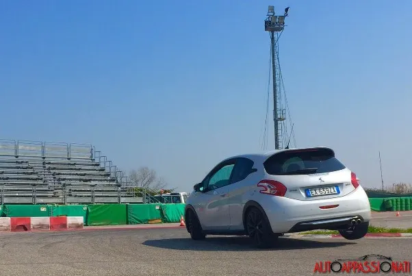 Peugeot 208 GTi 30th 04