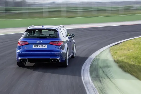 audi rs3 sportbakck 201502