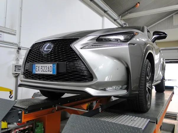 LEXUS int11
