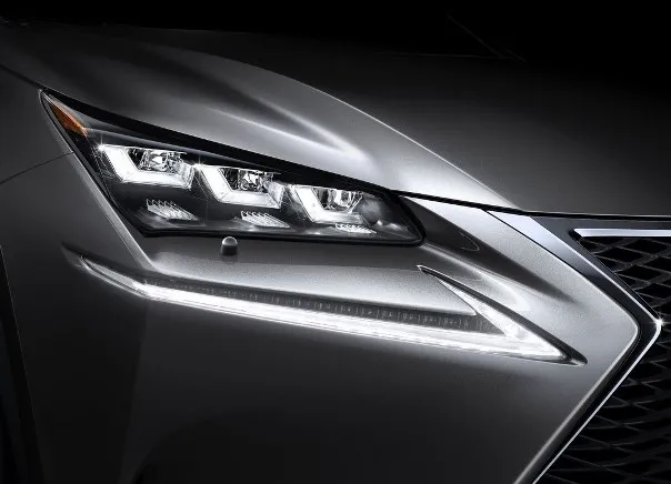 LEXUS int3