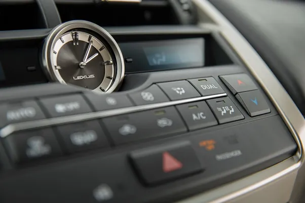 LEXUS int8