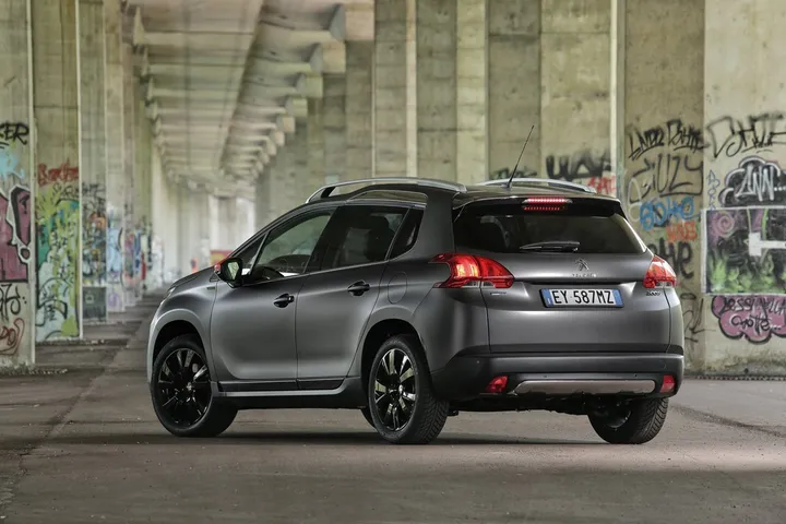 Peugeot 2008 BLACK MATT 2