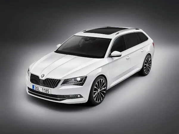 media-150526 SKODA Superb Combi 001