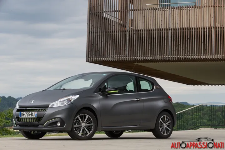 Peugeot 208 2015