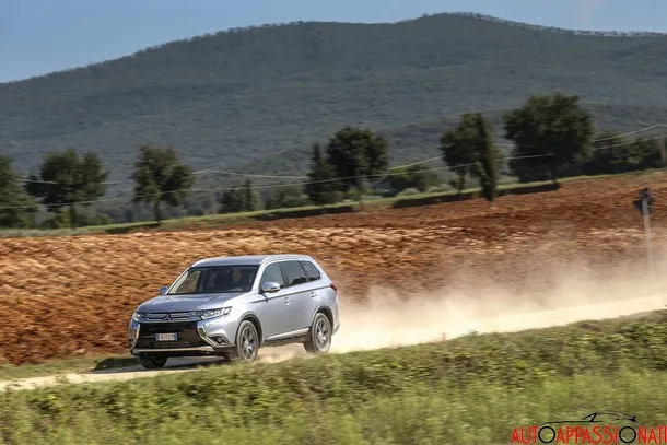 Mitsubishi Outlander MY16