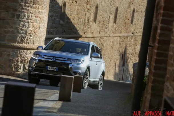 Mitsubishi Outlander MY16