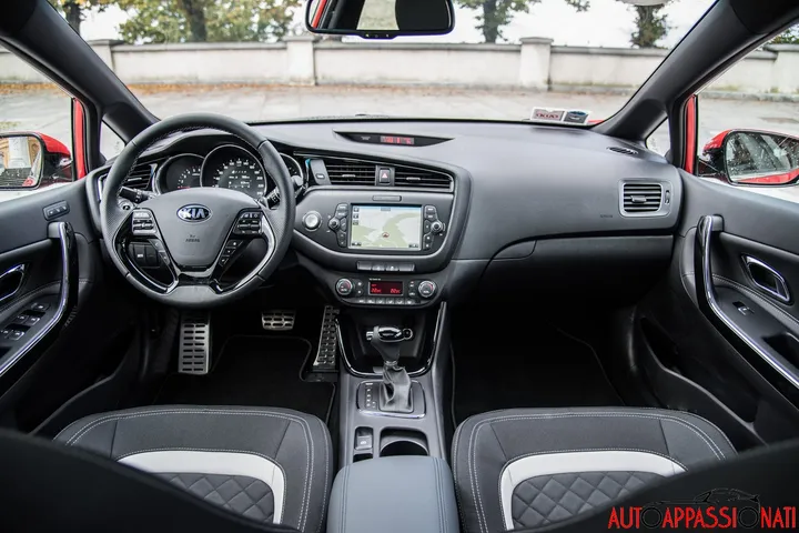 Nuova Kia cee'd 2016 - interni