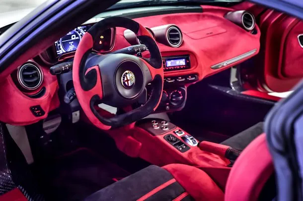 Alfa Romeo 4C La Furiosa by Garage Italia Customs - Interni