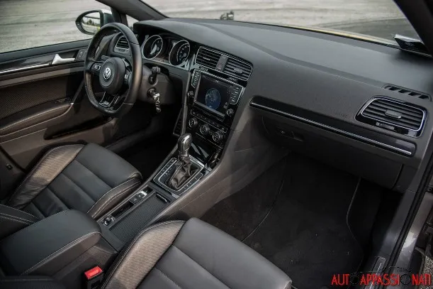 VW Golf R 10