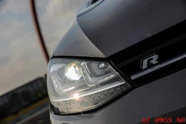 VW Golf R 13