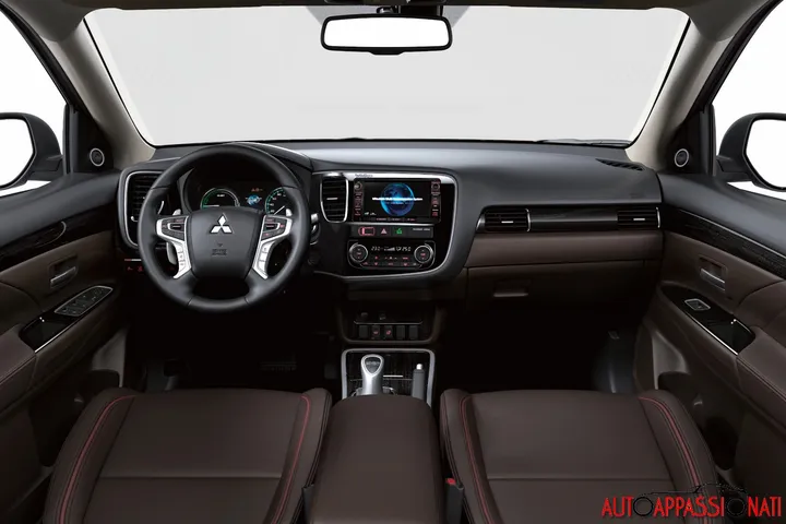 Mitsubishi OutlanderPHEV 13