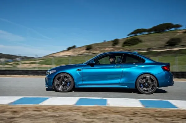 P90210109 lowRes bmw m2 coupe 02 2016