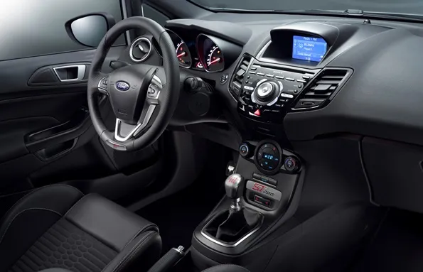 108441 fiesta st200 final lowres 09