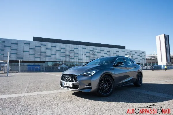 INFINTI Q30 int4