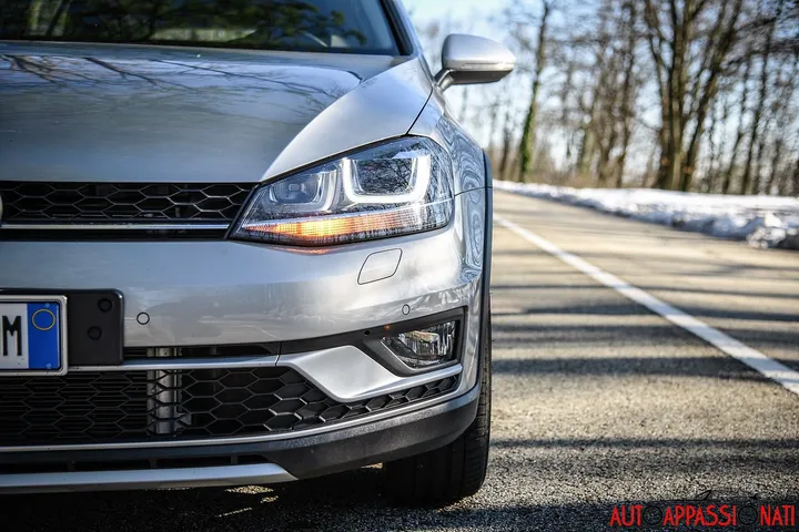 Golf alltrack 16