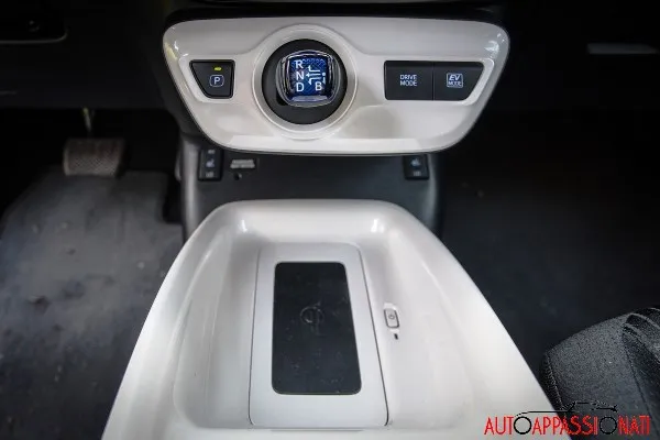 toyota prius int4