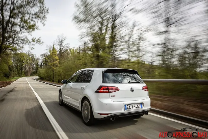 Volkswagen golf gti 16