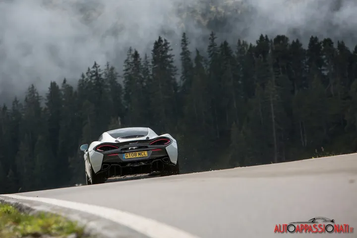 McLaren 570GT12