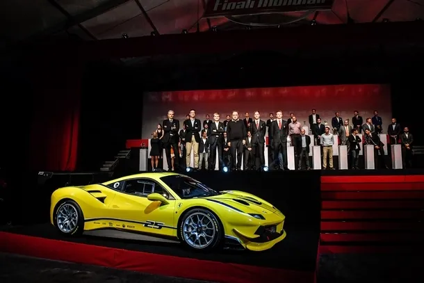 Ferrari 488Challenge 01