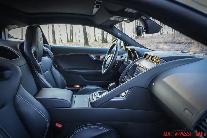 Jaguar F Type06
