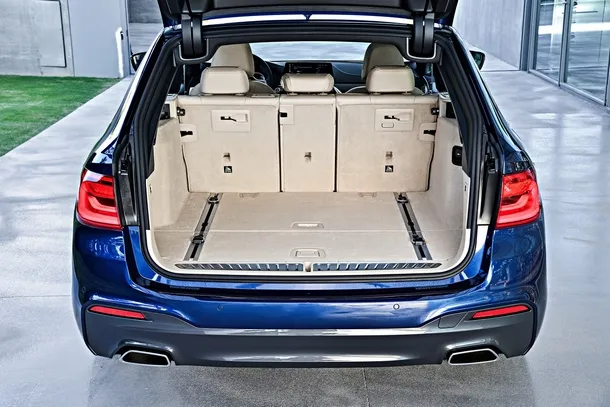 BMW Serie5 Touring bagagliaio