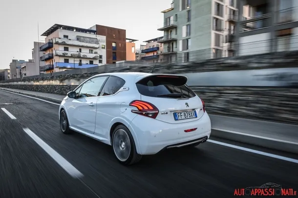 Peugeot 208GTi 18 allaguida rear