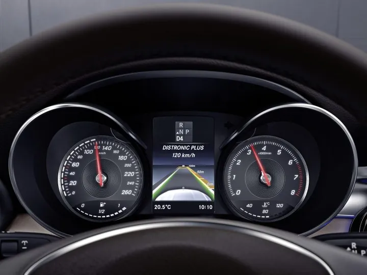 connettività mercedes