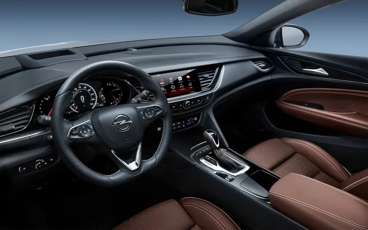 Gli interni della Opel Insignia Country Tourer