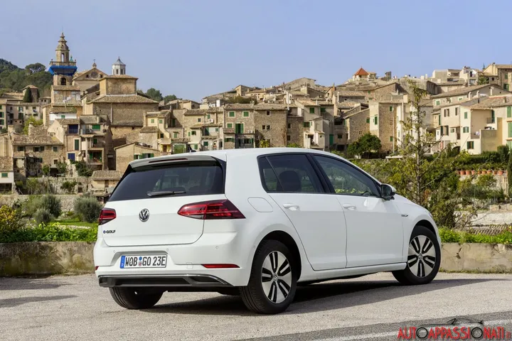 Volkswagen e-Golf, la Golf elettrica