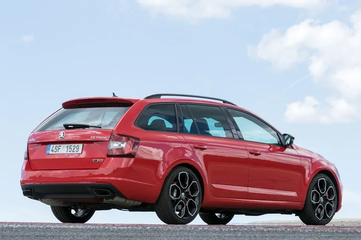 Octavia RS 245
