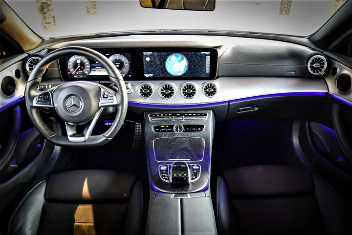 Mercedes Classe E Coupé interni